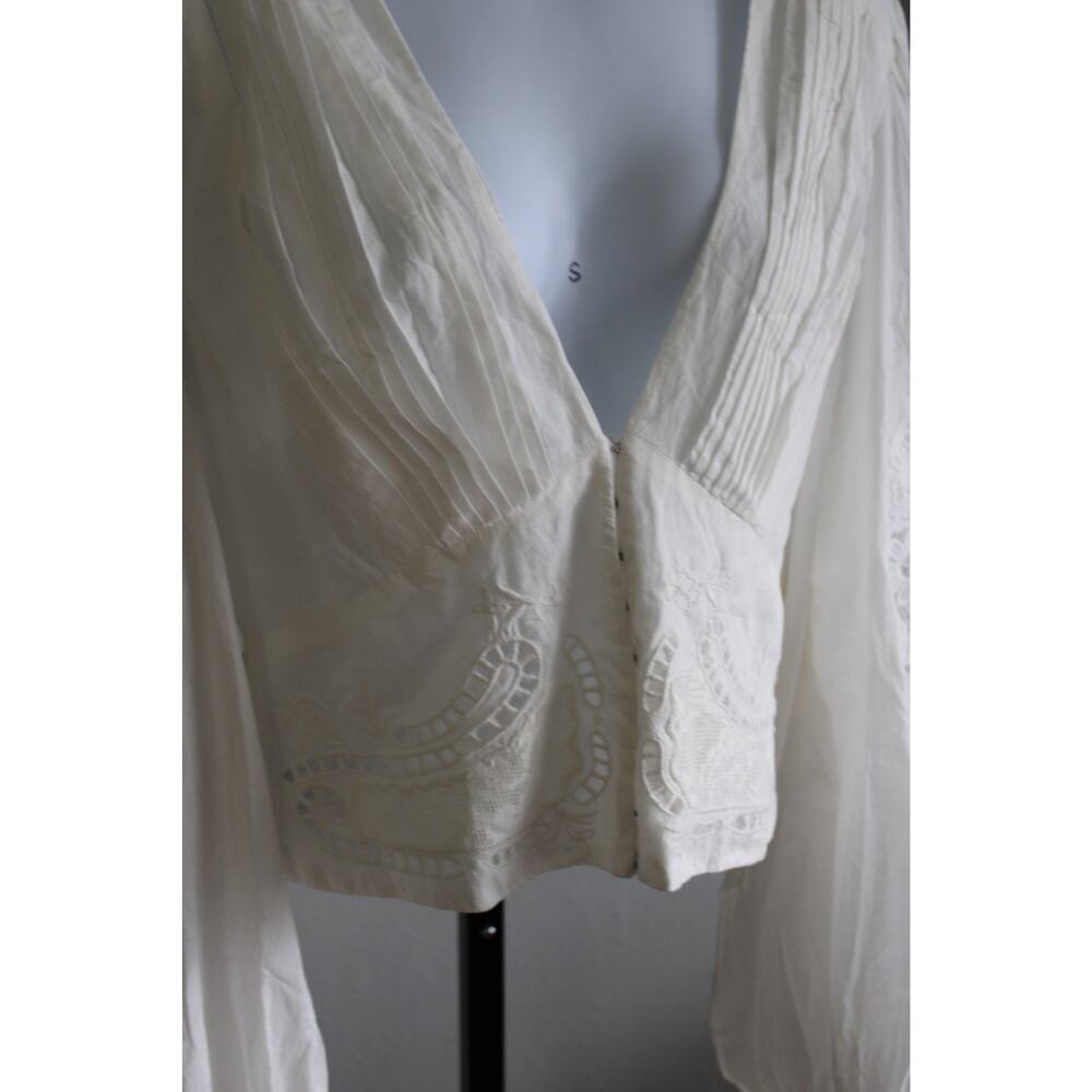 FARM Rio White Embroidered Lace Cropped Blouse Size L| NWT | MSRP $176 - Picture 8 of 16